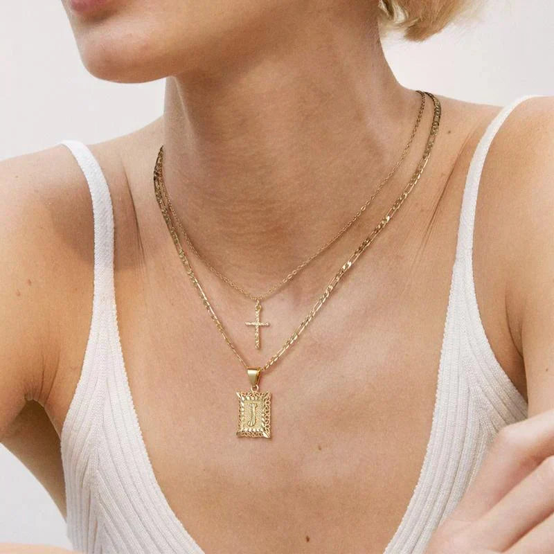 Set di Collana con Iniziale e Croce | Oro