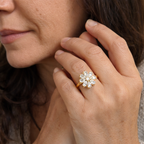 Anello Girevole Floreale con Accento | Oro