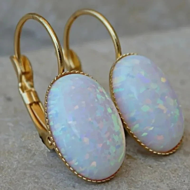 Orecchini Vintage in Oro con Opale Bianco