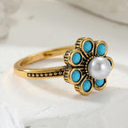 Anello Elegante in Perla Turchese con Fiori