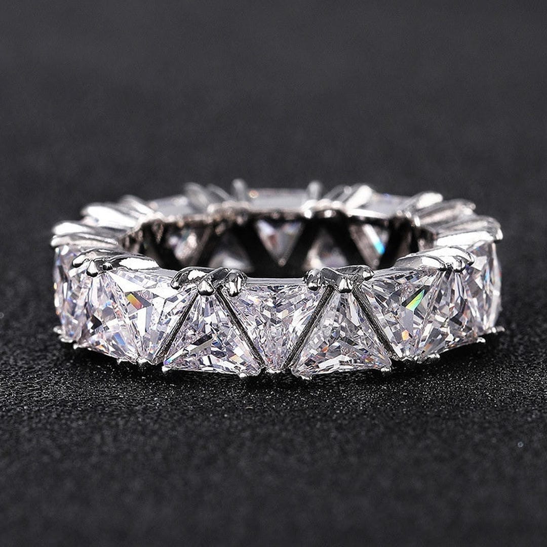 Anello Vintage a Triangolo con Pietra