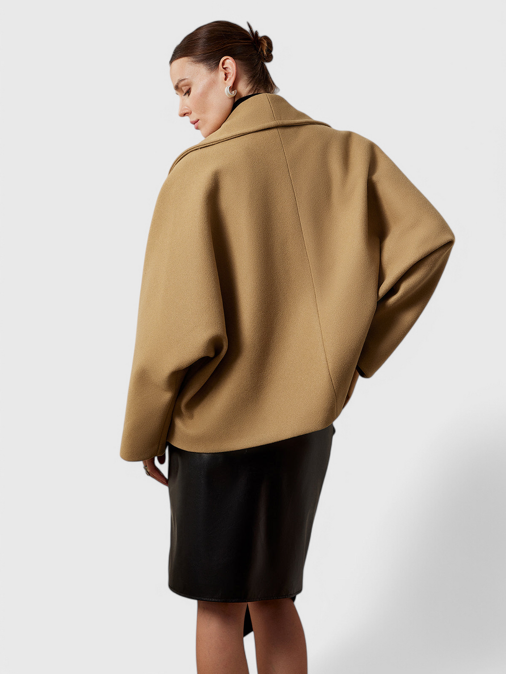 Penelope | Cappotto Relaxed Oversized con Collo a Sciarpa