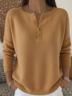 Helena™ | Maglione a maglia con collo Henley e bottoni