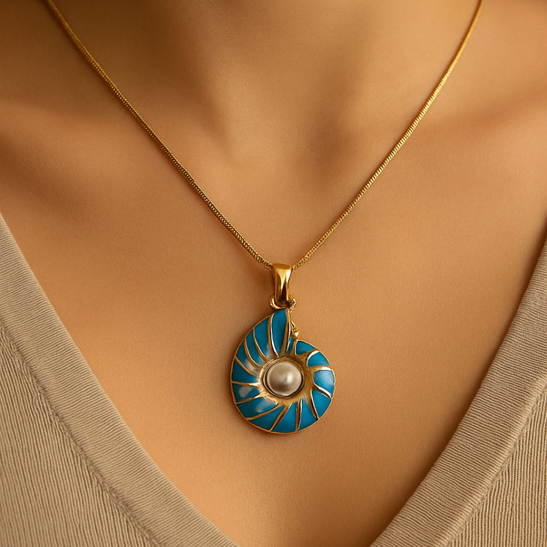 Collana in Perle di Conchiglia e Oro