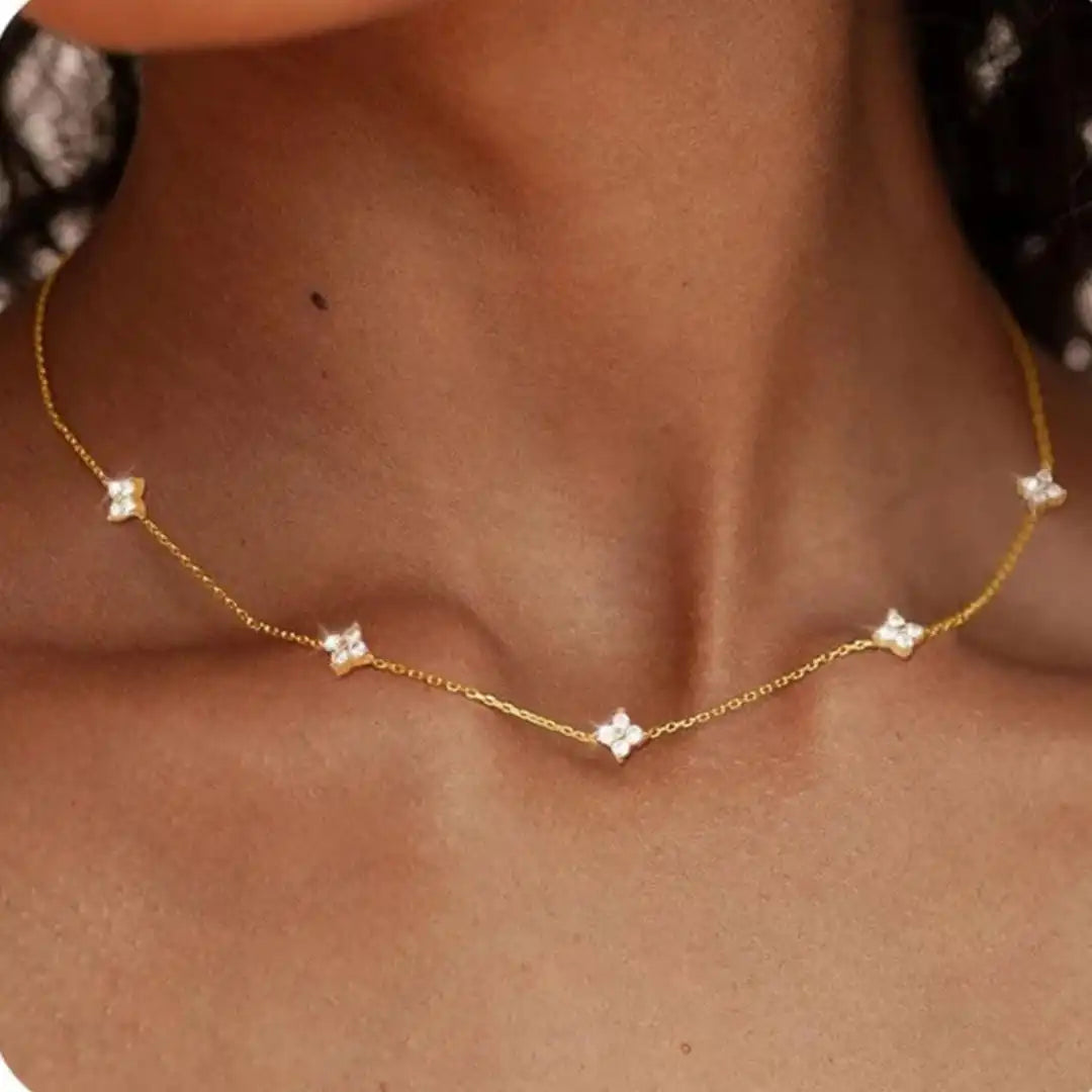 Collana in Zirconia Intarsiata a Fiore