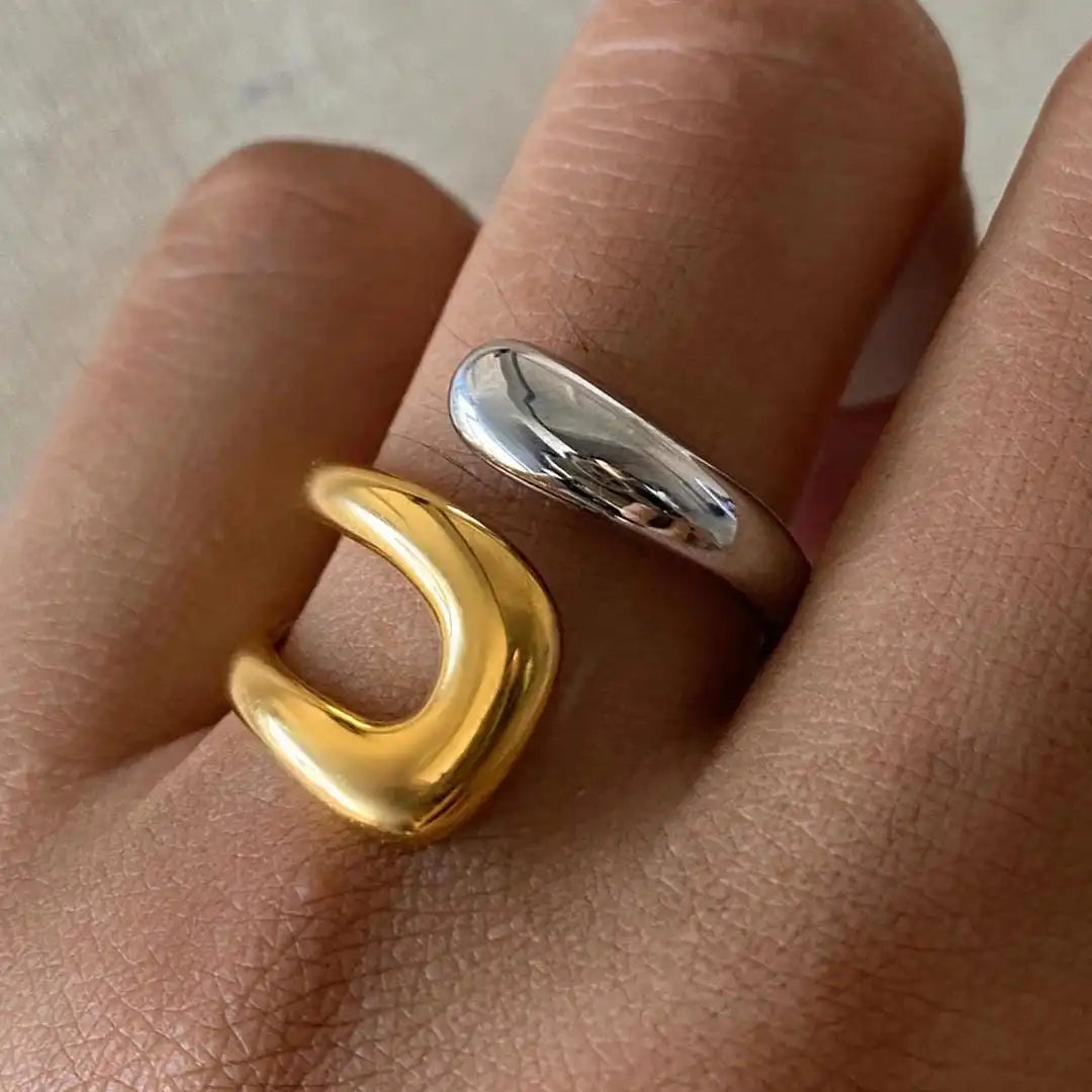 Anello Aperto in Oro Senza Tempo