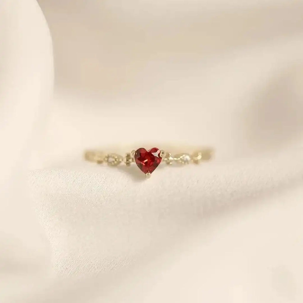 Anello con Accento Marquise Heartstone