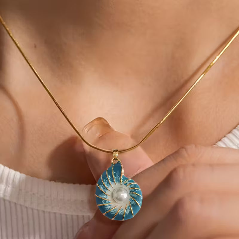 Collana in Perle di Conchiglia e Oro