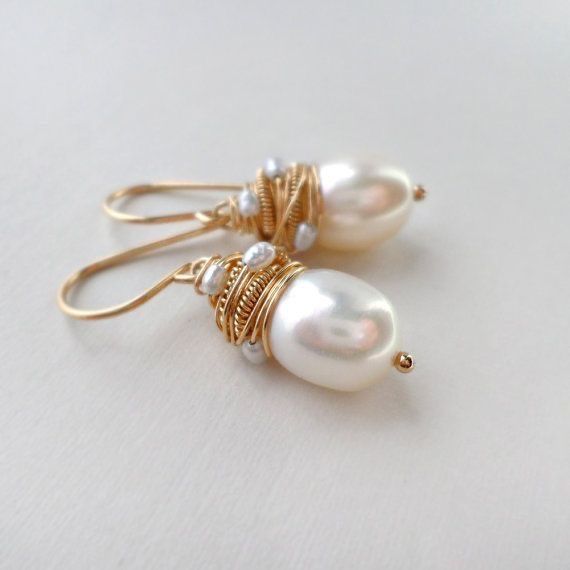 Orecchini Vintage in Perle con Filo Dorato